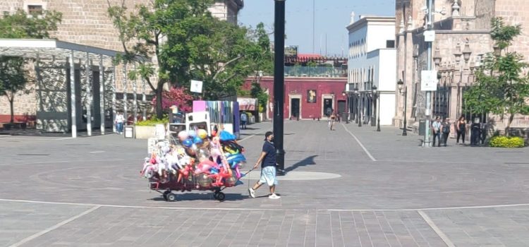 Buscan ordenar ambulantaje en Aguascalientes