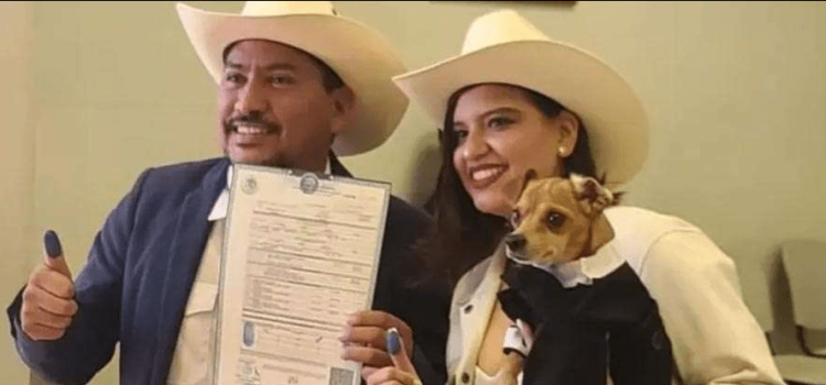 Firma perrito como testigo en la boda de sus “papás”
