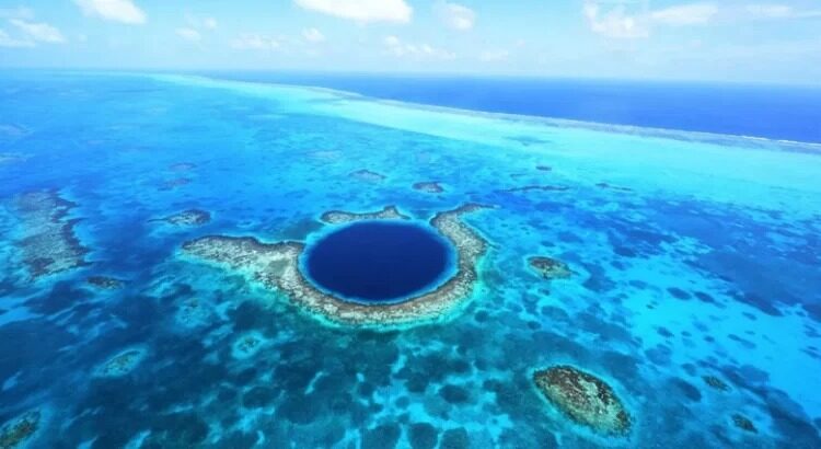 Agujero azul de Taam ja’ en la bahía de Chetumal, México, es el más profundo del mundo: Ecosur-Conahcyt