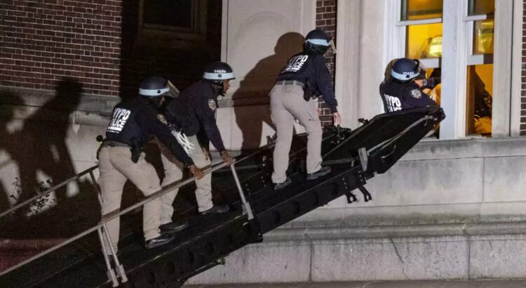 Tensión en campus: desalojo policial en Universidad de Columbia