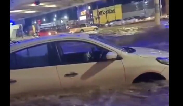 Lluvias en Aguascalientes deja viviendas afectadas y autos arrastrados