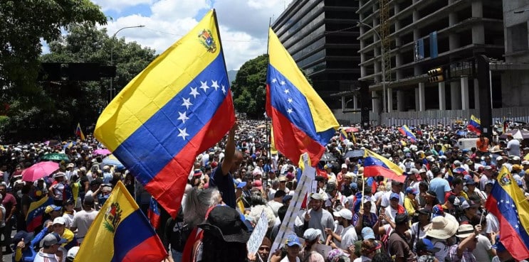 Oposición venezolana se moviliza masivamente en defensa de la verdad electoral