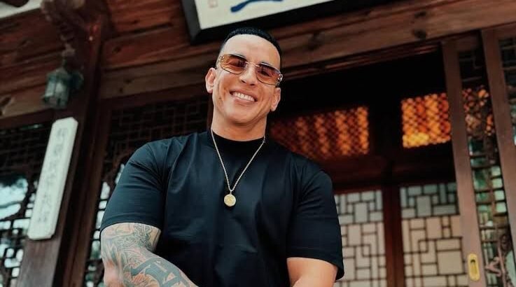 DY, antes Daddy Yankee, anuncia su regreso oficial a la música durante la Semana Billboard Latina 2025 DY, antes Daddy Yankee, anuncia su regreso oficial a la música durante la Semana Billboard Latina 2025