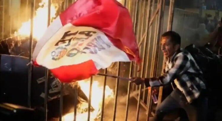 Masivas protestas en Perú Masivas protestas en Perú