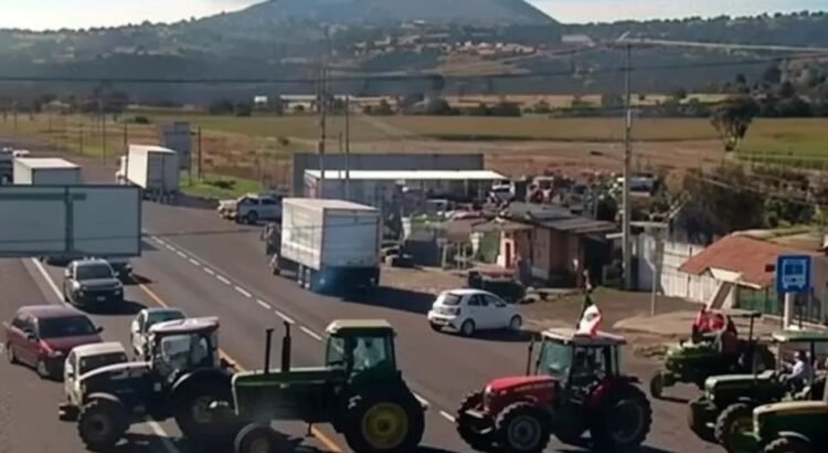 Productores de Aguascalientes confirman cierre parcial de carretera federal