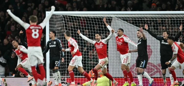Arsenal cierra el año en el liderato de la Premier League