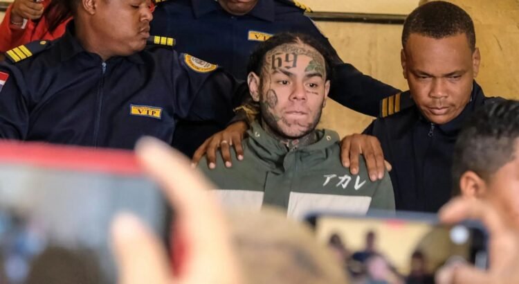 Rapero Tekashi 6ix9ine vuelve a prisión tras incumplir libertad condicional Rapero Tekashi 6ix9ine vuelve a prisión tras incumplir libertad condicional