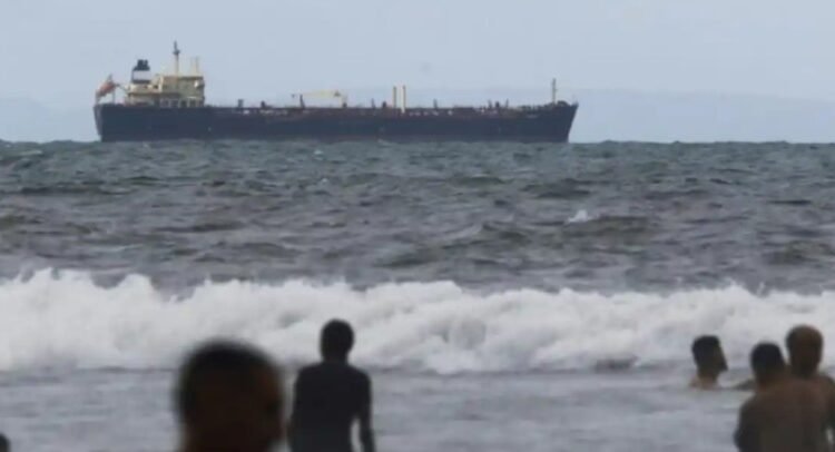 Asegura Estados Unidos petrolero con bandera rusa en el Atlántico Norte Asegura Estados Unidos petrolero con bandera rusa en el Atlántico Norte